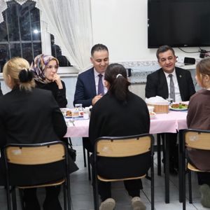 Karadeniz Ereğli Çocuk Koruma İlk Müdahale ve Değerlendirme Birimi  bünyesinde koruma ve bakım altında bulunan çocuklarımızla iftar programında bir araya gelindi. - fotoğraf 3