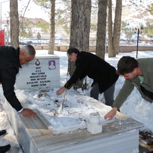 Bitlis’te Şehitlere Anlamlı Ziyaret - fotoğraf 3