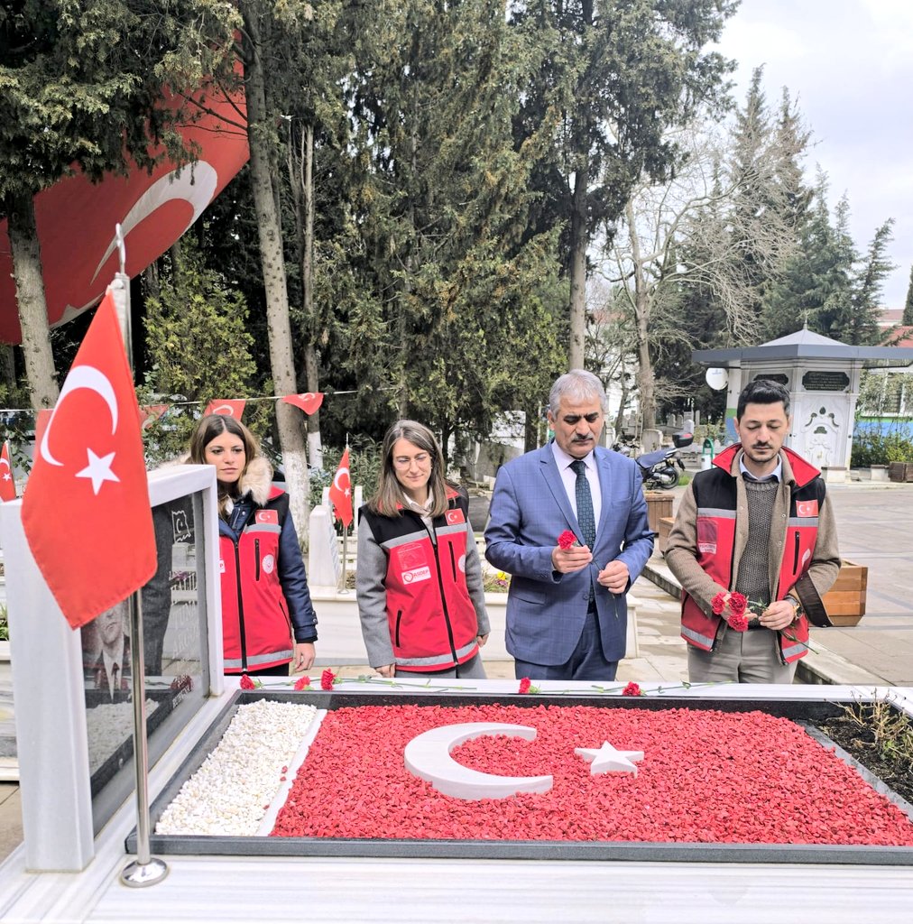 Şehitliklerde Bayram Öncesi Bakım ve Ziyaret
