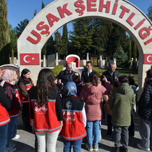 Çocuklarımızla Beraber Şehitlik Ziyareti - fotoğraf 5