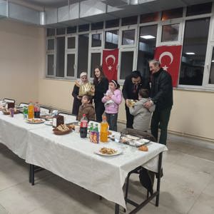 Samsun’da Ramazan’ın 15. Gününde Büyük Kardeşlik Sofraları Kuruldu - fotoğraf 3