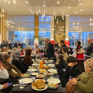Samsun’da Ramazan’ın 15. Gününde Büyük Kardeşlik Sofraları Kuruldu - fotoğraf 17