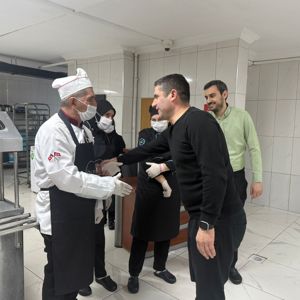 İl Müdürleri Gebze Huzurevi’nde Büyüklerle İftar Sofrasında Buluştu - fotoğraf 1