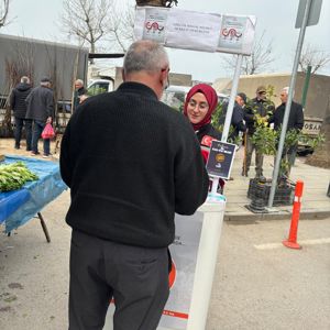 Gölcük SHM’den 8 Mart Dünya Kadınlar Günü Etkinliği: Semt Pazarında Bilgilendirme ve Rehberlik Çalışmaları - fotoğraf 3