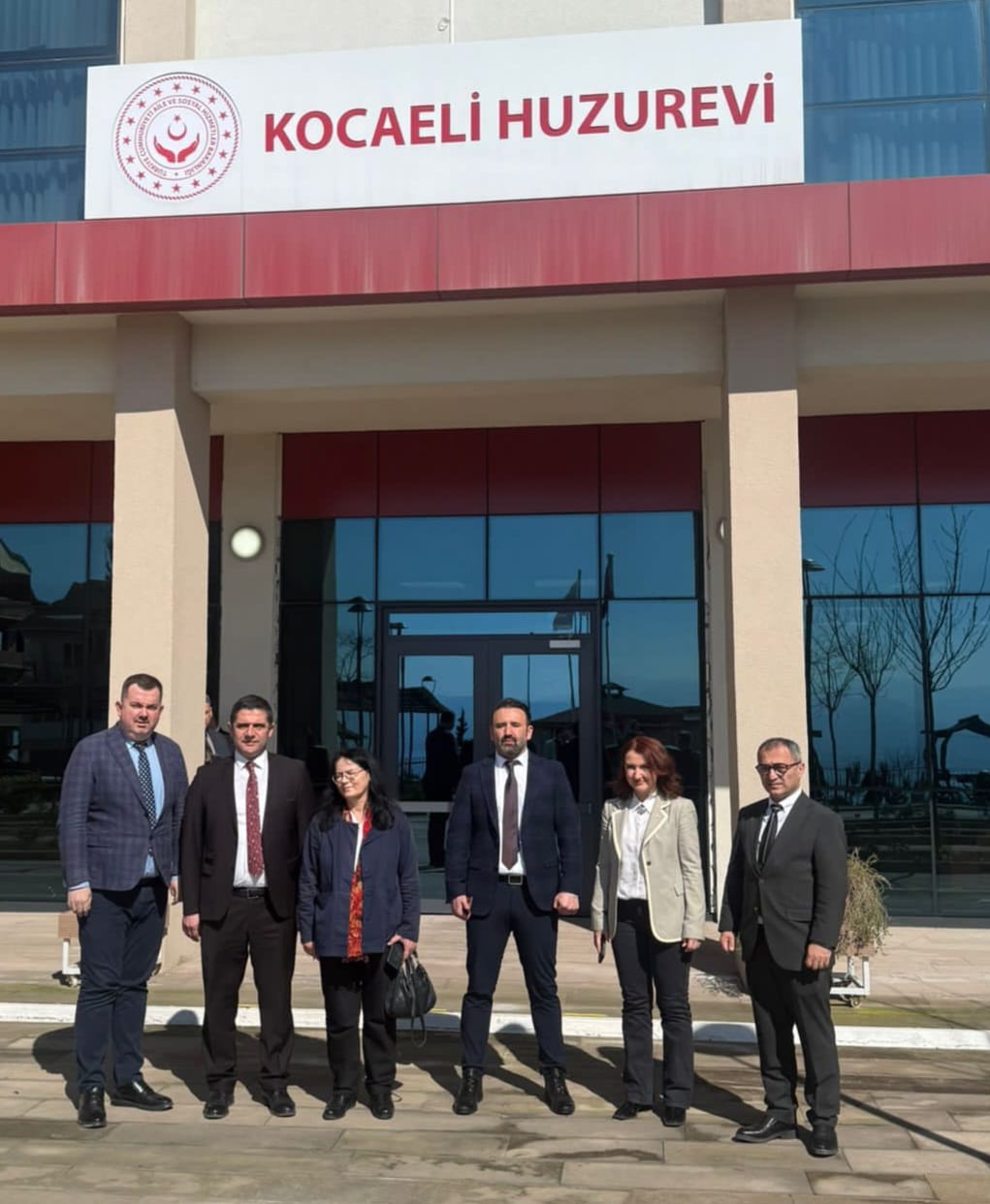 Bakanlık Başkanları Zeynep KILIÇ ve Ali ÜSTÜNYER, Kocaeli Huzurevi Müdürlüğünü Ziyaret Etti