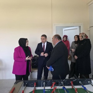 Engelli ve Yaşlı Hizmetleri Genel Müdürlüğü Yaşlı Bakım Hizmetleri Daire Başkanımız Gamze ALTUN ve İl Müdürümüz Adem YÜCEL Gündüz Bakım Rehabilitasyon ve Aile Danışma Merkezi’mizi ziyaret etti. - fotoğraf 2