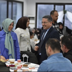 Çocuk Evleri Koordinasyon Merkezi Müdürlüğümüze bağlı evlerde kalan çocuklarımız ve değerli mesai arkadaşlarımızla iftar sofrasında bir araya gelindik. - fotoğraf 2