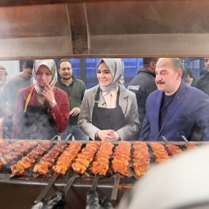 Aile ve Sosyal Hizmetler Bakanımız Göktaş, devlet korumasındaki çocuklarla iftarda bir araya geldi - fotoğraf 3