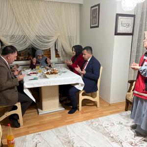 Şehit Ailesine Ziyaret ve İftar Programı Gerçekleştirildi. - fotoğraf 3