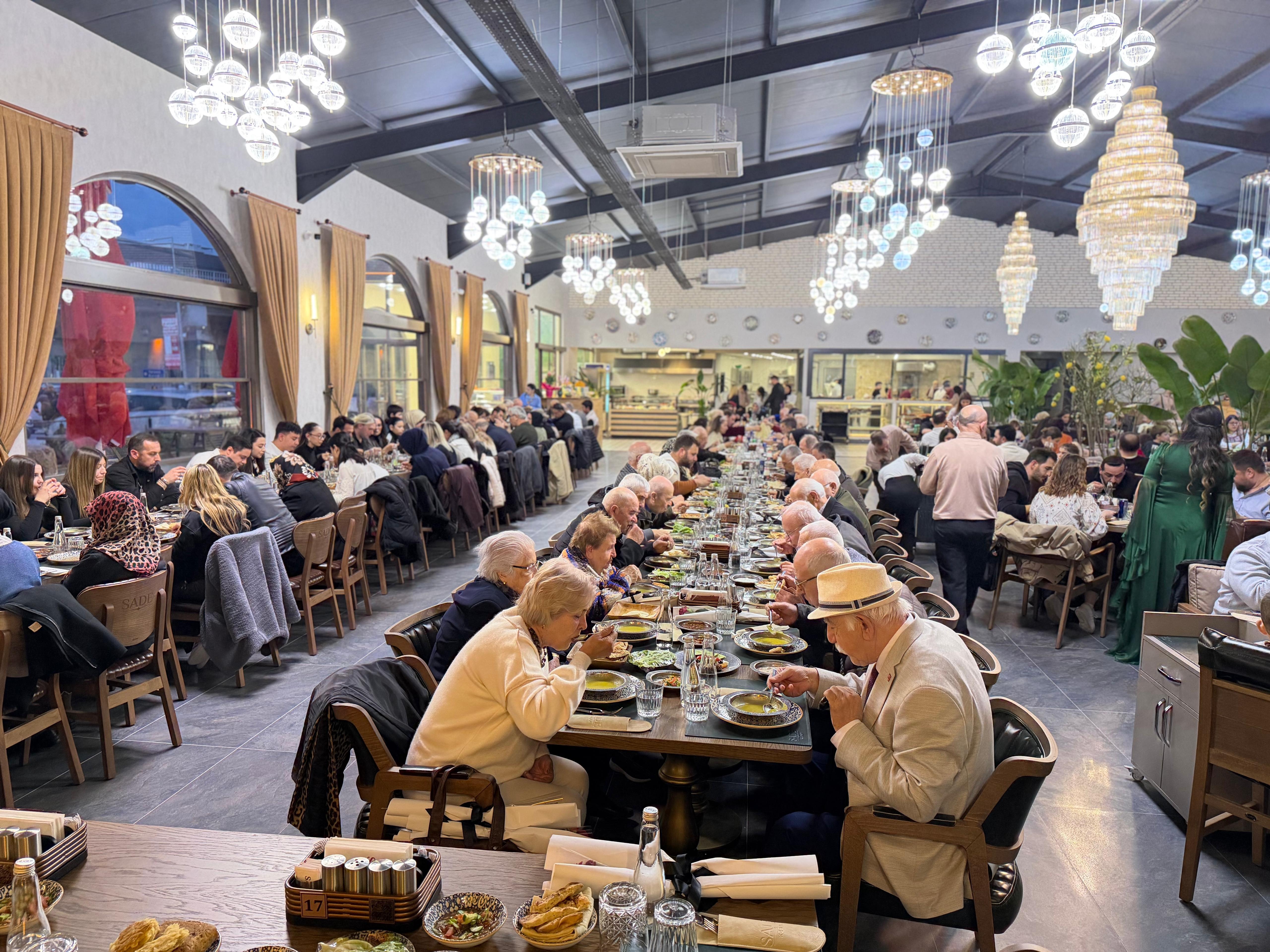 Aile İftar Sofrasında Gönüller Buluştu