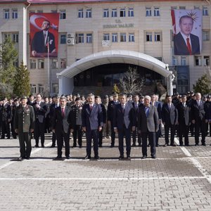 18 Mart Çanakkale Zaferi’nin Yıl Dönümünde Anlamlı Tören ve Şehit Ailelerine Vefa Ziyareti - fotoğraf 1