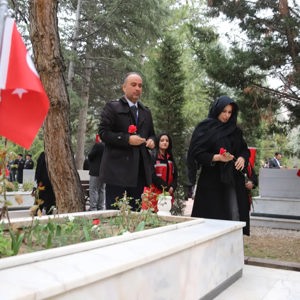 Çanakkale Zaferi’nin 111’inci Yıl Dönümünde Şehitlerimizi Rahmetle Andık - fotoğraf 8