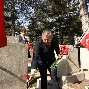 Şehitlerimiz Kabirleri Başında Rahmet ve Şükranla Anıldı - fotoğraf 7