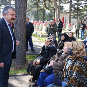 Şehitlerimiz Kabirleri Başında Rahmet ve Şükranla Anıldı - fotoğraf 3