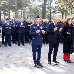 Şehitlerimiz Kabirleri Başında Rahmet ve Şükranla Anıldı - fotoğraf 2
