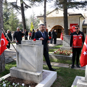 Şehitlerimiz Kabirleri Başında Rahmet ve Şükranla Anıldı - fotoğraf 9
