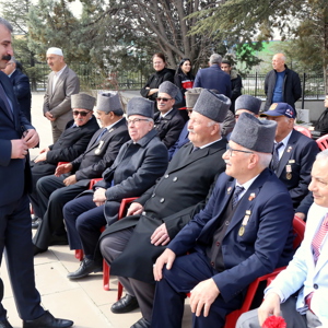 Kanlıpınar Şehitliği'nde 18 Mart Şehitleri Anma Günü ve Çanakkale Deniz Zaferi Töreni - fotoğraf 6