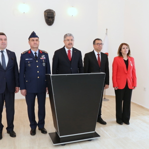 Kanlıpınar Şehitliği'nde 18 Mart Şehitleri Anma Günü ve Çanakkale Deniz Zaferi Töreni - fotoğraf 3