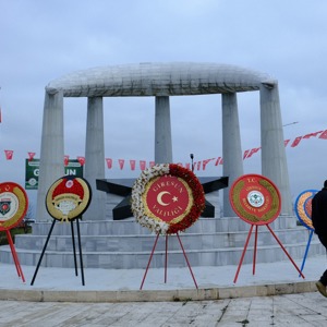 Çanakkale Zaferi’nin 111. Yılında Şehit ve Gaziler Saygıyla Anıldı. - fotoğraf 5