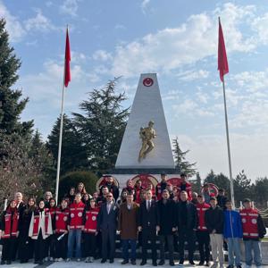 18 Mart Çanakkale Zaferi’nin 111. Yıl Dönümünde Şehitlerimiz Dualarla Anıldı. - fotoğraf 6