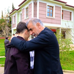 İl Müdürümüz Emre Çalğan Çocuklarımızla Bayram Sevincini Paylaştı - fotoğraf 3
