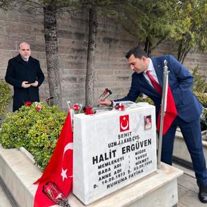 📌18 Mart Şehitleri Anma Günü ve Çanakkale Zaferi’nin 111’inci yıl dönümü münasebetiyle Niğde Şehitliği’nde düzenlenen anma töreni, çelenk sunma programı ile başladı. - fotoğraf 6