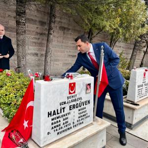 📌18 Mart Şehitleri Anma Günü ve Çanakkale Zaferi’nin 111’inci yıl dönümü münasebetiyle Niğde Şehitliği’nde düzenlenen anma töreni, çelenk sunma programı ile başladı. - fotoğraf 9