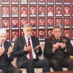 18 Mart Şehitleri Anma Günü ve Çanakkale Zaferi’nin 111. Yıl Dönümünde Anlamlı Ziyaret - fotoğraf 3