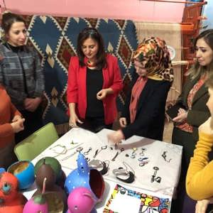 Sayın Valimizin Eşi Sema ÜNLÜ Hanımefendi Tenzile Erdoğan Bakım ve Rehabilitasyon Merkezi’ni Ziyaret Etti - fotoğraf 3