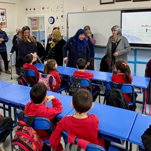 Gönül Köprüsü Tosya Sekiler Köyünde Kuruldu, Asırlık Çınarlarımızdan Minik Yüreklere Sıcak Dokunuş 🤗 - fotoğraf 1