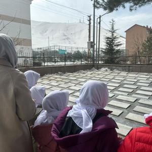 Koruma ve bakım altında kalan çocuklarımızla birlikte Vatan uğruna canlarını feda eden aziz şehitlerimizi, 18 Mart Çanakkale Zaferi’nin anlam ve ruhuyla, Ramazan Bayramı arefesinde dualarla andık - fotoğraf 2
