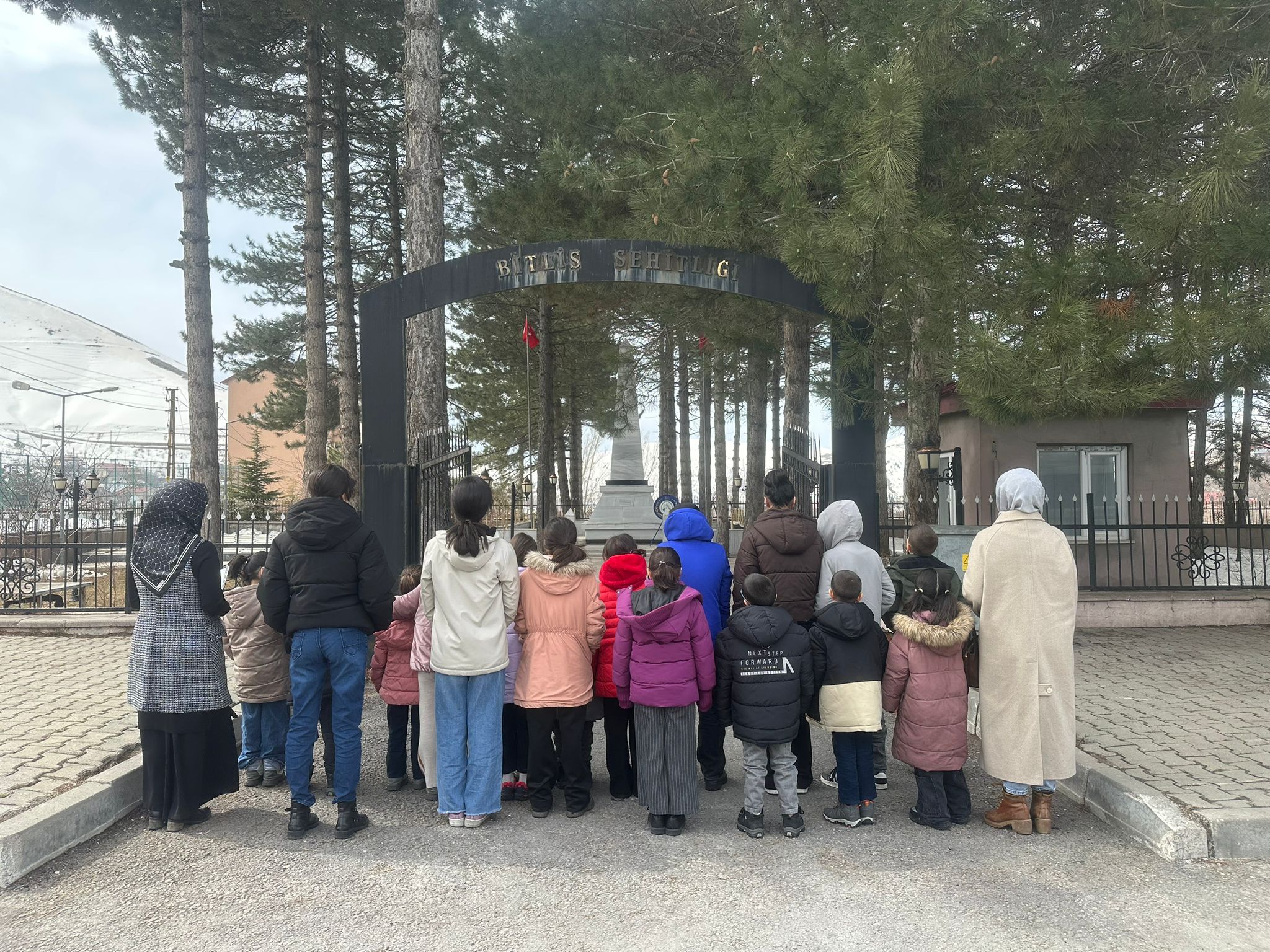 Koruma ve bakım altında kalan çocuklarımızla birlikte Vatan uğruna canlarını feda eden aziz şehitlerimizi, 18 Mart Çanakkale Zaferi’nin anlam ve ruhuyla, Ramazan Bayramı arefesinde dualarla andık