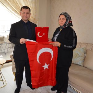18 Mart Şehitleri Anma Günü ve Çanakkale Zaferi’nin yıl dönümü münasebetiyle; Tatvan Kaymakamımız Sayın Yiğit Yaşar Demirer’den Anlamlı Ziyaretler - fotoğraf 3