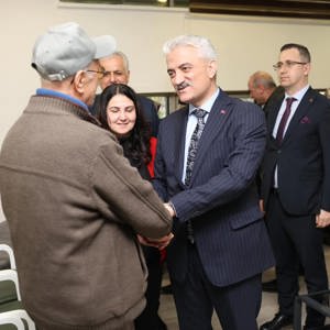 Valimiz Sayın Mehmet MAKAS Ramazan Bayramı Münasebetiyle Muharrem Sancaklı Huzurevi Müdürlüğümüzü Ziyaret Etti. - fotoğraf 1