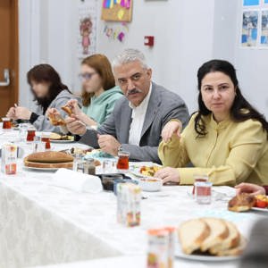 Fehmi Öney Çocuk Evleri Sitesine Ramazan Bayramı Ziyareti Gerçekleştirildi. - fotoğraf 2