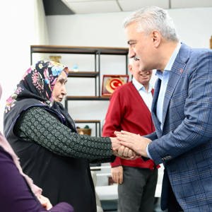 Neriman Çilingir Huzurevi Müdürlüğü'müze Ramazan Bayramı Ziyareti Gerçekleştirildi. - fotoğraf 2