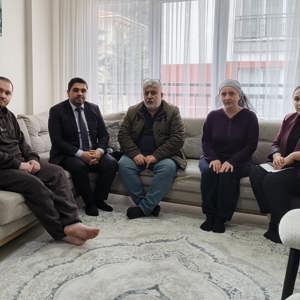 İl Müdürümüz Ender YANIK, Nurgül ve İlyas ZENK Ailesini Ziyaret Etti. - fotoğraf 1