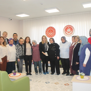 Daire Başkanı Sibel Özmert Yılmaz’dan Engelsiz Yaşam Merkezine Ziyaret - fotoğraf 3