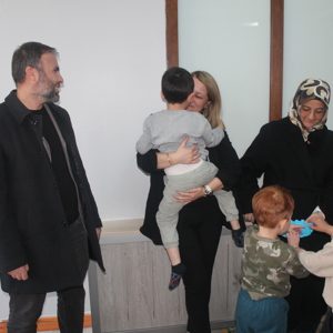 Daire Başkanı Sibel Özmert Yılmaz’dan Çocuk Evleri Sitesine Ziyaret - fotoğraf 1