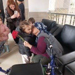 Anaokulu öğrencileri Alparslan Türkeş Huzurevini ziyaret etti. - fotoğraf 1