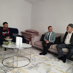 Şehidimizin Kıymetli  Ailesine Ziyaret - fotoğraf 1