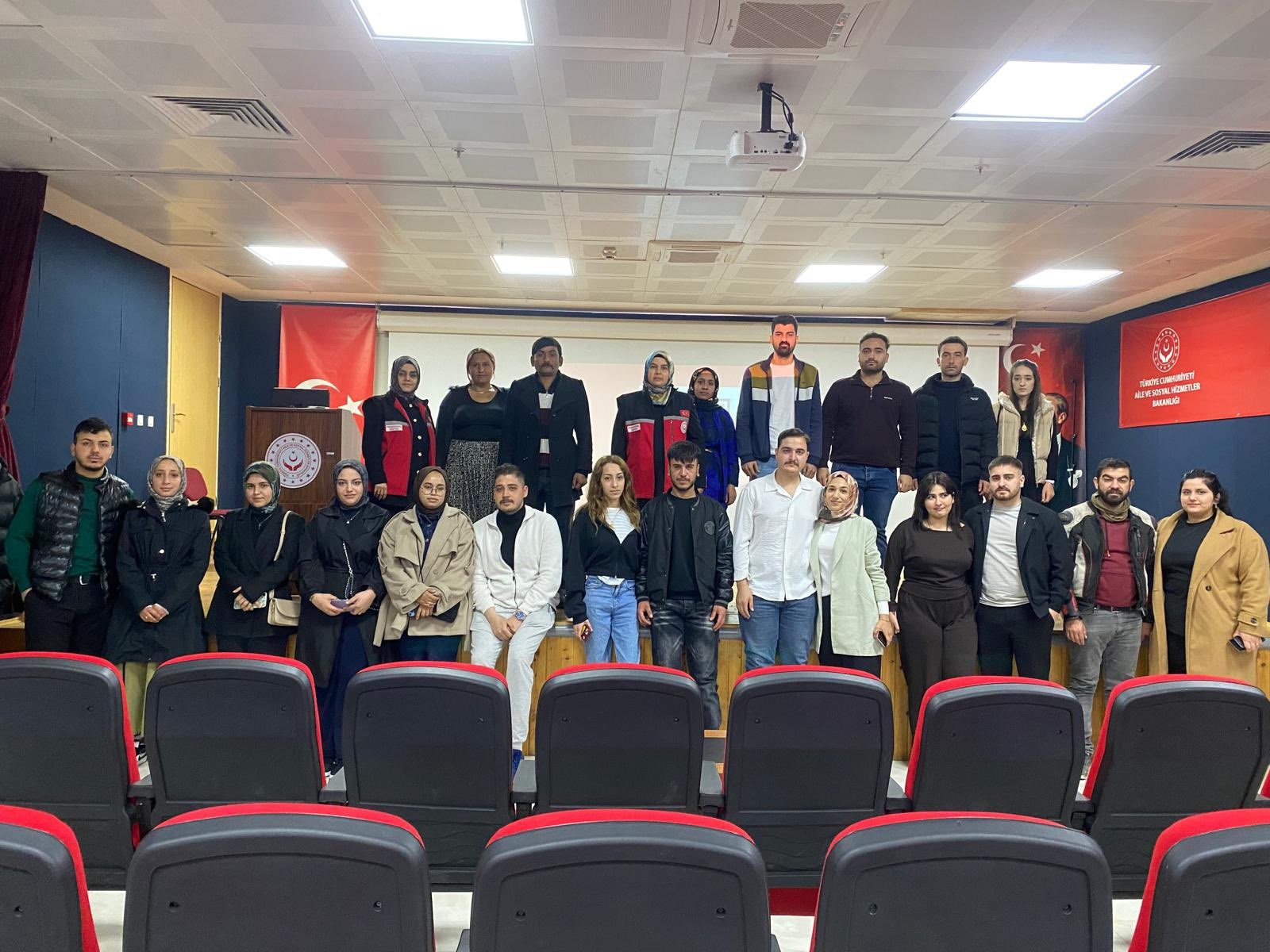 Osmaniye Sosyal Hizmet Merkezi Eğitim Birimi Tarafından, Evlilik Kredisi İçin Başvuru Yapan Gençlere Evlilik Öncesi Eğitim Verilmiştir.