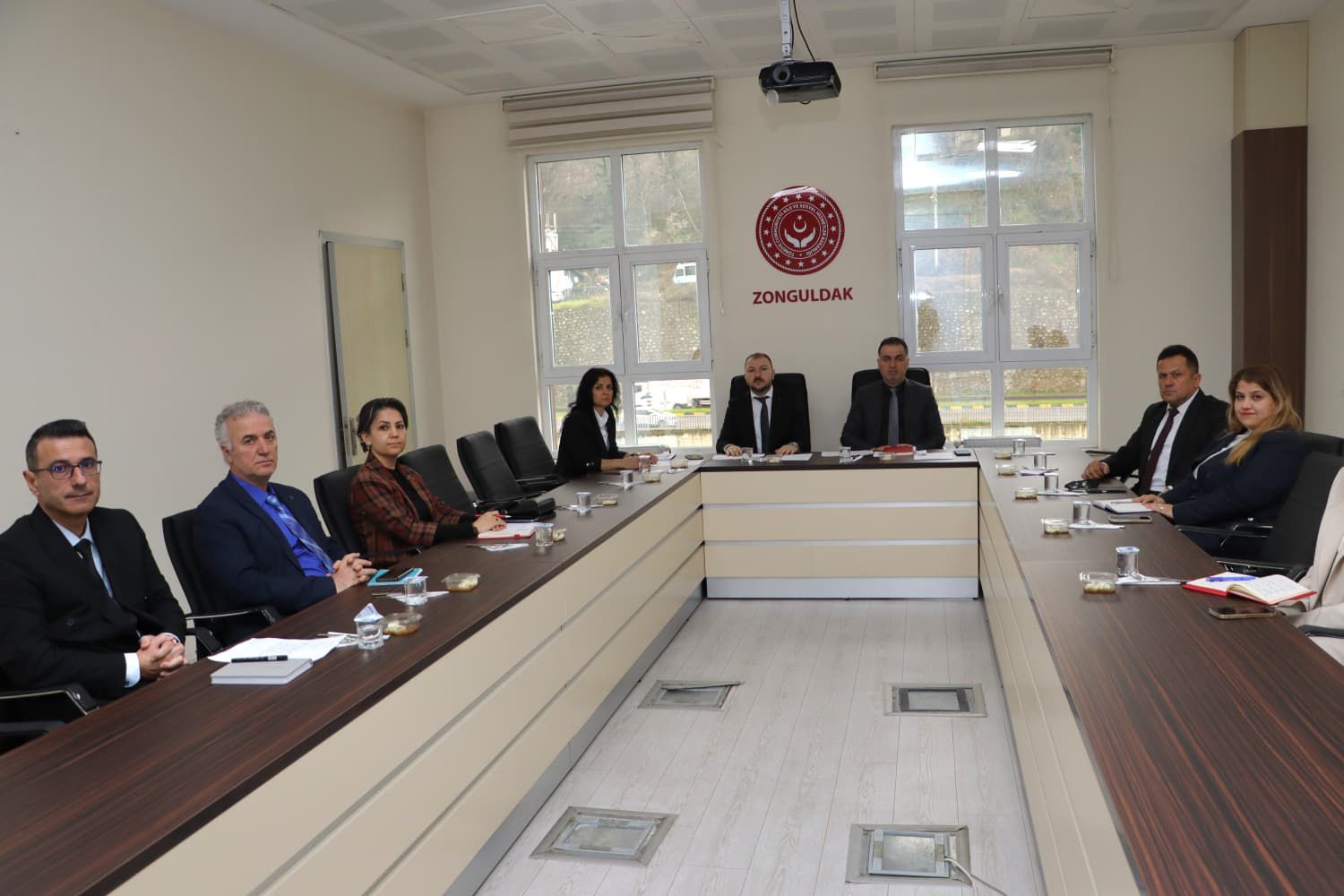 Yatılı Engelli ve Yaşlı Bakım Kuruluşları Müdürlerimizin katılımıyla kapsamlı bir değerlendirme toplantısı gerçekleştirilmiştir.