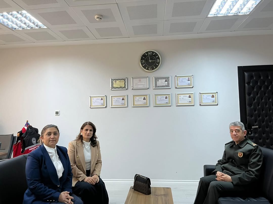 Tuğgeneral Sayın Mustafa Sadi KAHYAOĞLU ve Kıymetli Eşinden İl Müdürümüz Emine BÖÇKÜN’e Nazik Ziyaret