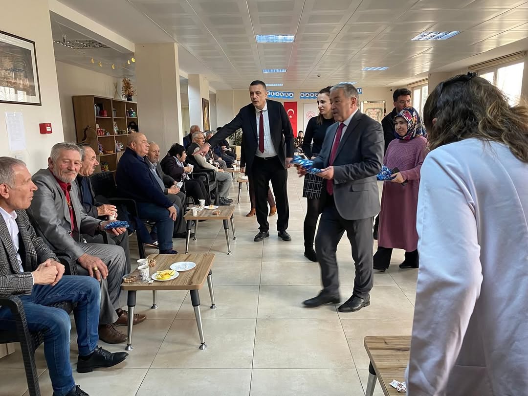 Karesi Kaymakamımız Sayın Metin ARSLANBAŞ Karesi Huzurevi Sakinlerimizi Ziyaret Etti