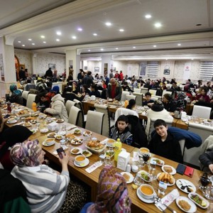 Dünya Yetimler Gününde Gönüller Aynı Sofrada Buluştu - fotoğraf 4