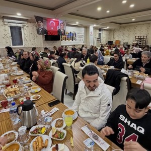 Dünya Yetimler Gününde Gönüller Aynı Sofrada Buluştu - fotoğraf 6