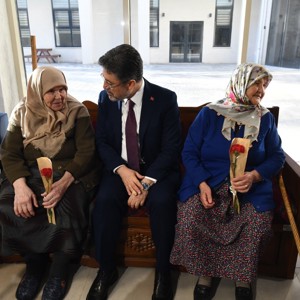 Tarım ve Orman Bakanı Sayın Yumaklı’dan Huzurevimize Anlamlı 8 Mart Ziyareti - fotoğraf 7