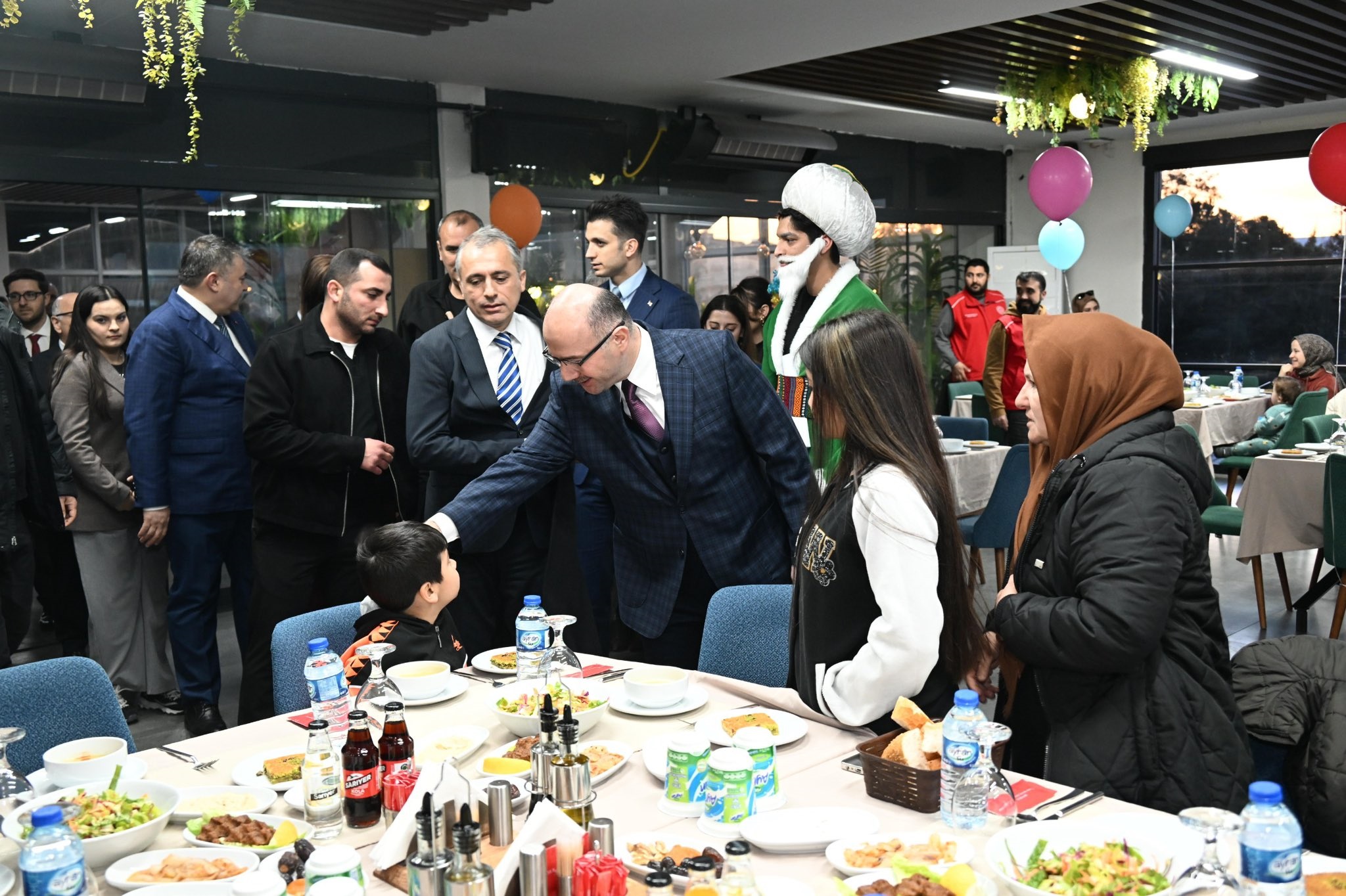 Valimiz Sayın Mehmet Fatih Serdengeçti Ve İl Müdürümüz Sayın Tolga Nacar, Sosyal Ve Ekonomik Destek (SED) Yardımından Faydalanan Ailelerimizle Birlikte İftar Programında Buluştu.