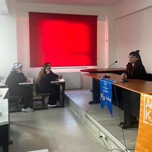 Öğrencilere Yönelik Şiddetle Mücadele Farkındalık Eğitimi Düzenlendi - fotoğraf 1